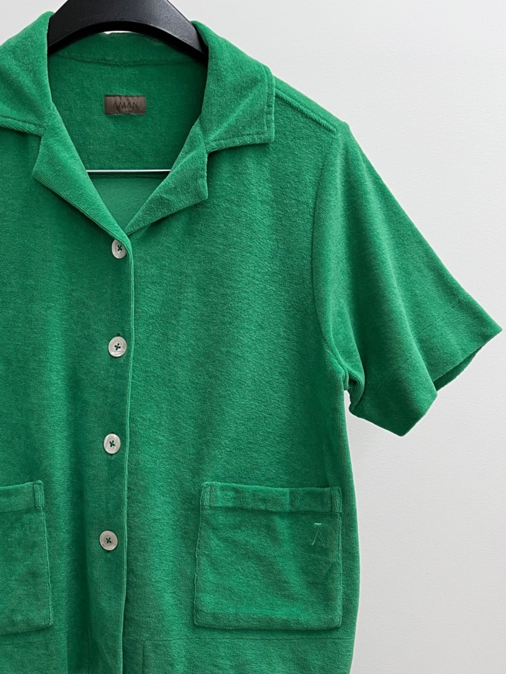 Āman short sleeve terry cloth button up shirt XS quiet luxury Aman Resorts